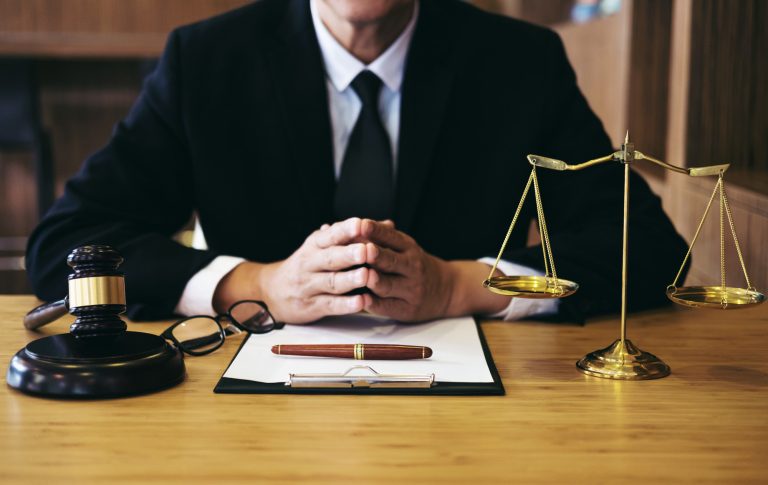 8 Solid Reasons to Trust Corporate Lawyers for Business Disputes